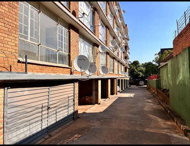 1 BEDROOM APARTMENT FOR SALE IN ARCADIA